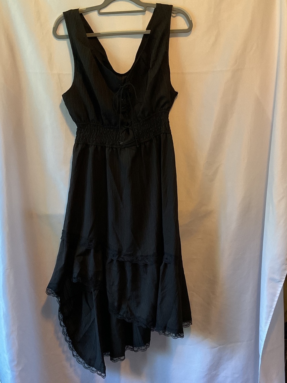 Black Vintage-Style Sleeveless High-Low Hem Midi Women's Dress Lace-Up Front